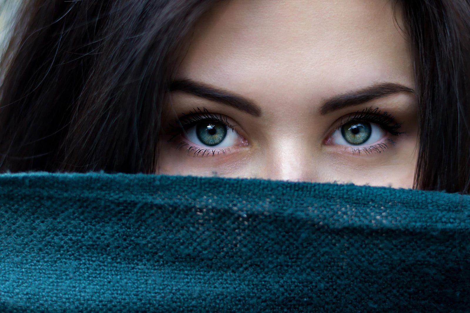 7 Reasons You Wake Up with Puffy Eyes (And How to Fix It) - A.Vogel Canada